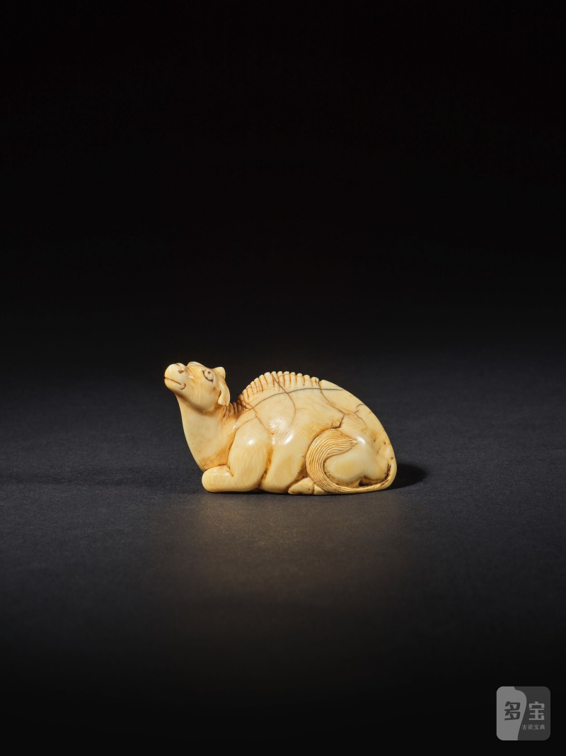 象牙彫根付 駱駝 銘「友忠」 19世紀前期 | NETSUKE EN IVOIRE REPRÉSENTANT UN DROMADAIRE COUCHÉ - 图6